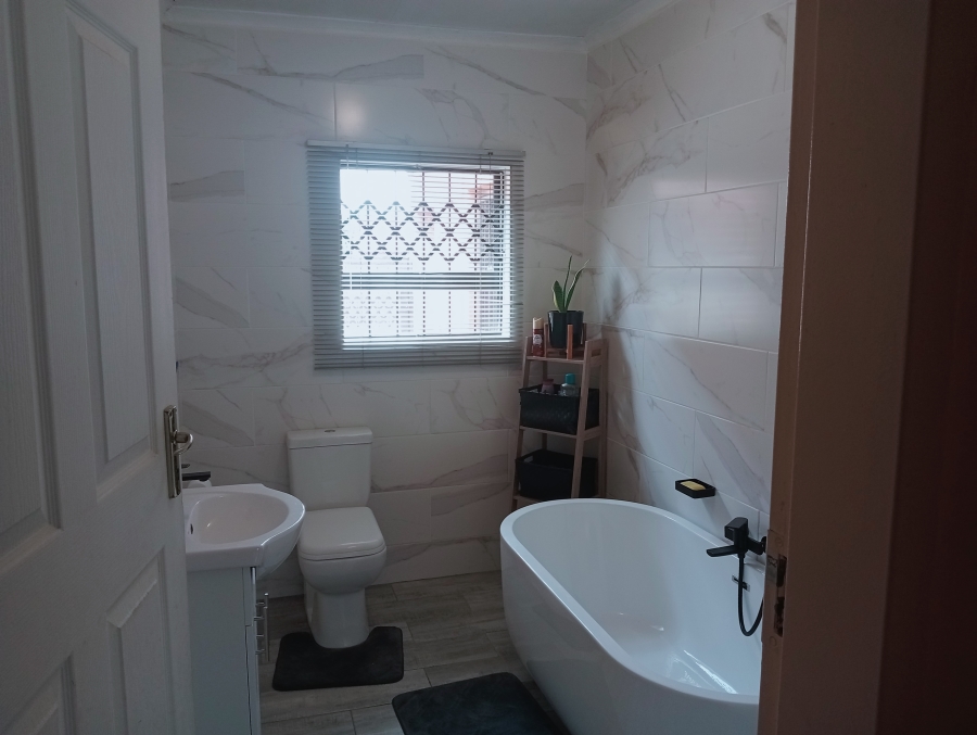 3 Bedroom Property for Sale in Ellaton North West